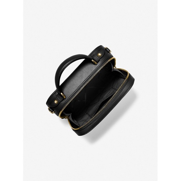 Jet Set Medium Pebbled Leather Crossbody Bag