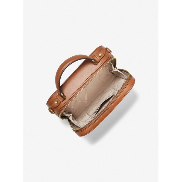 Jet Set Medium Pebbled Leather Crossbody Bag